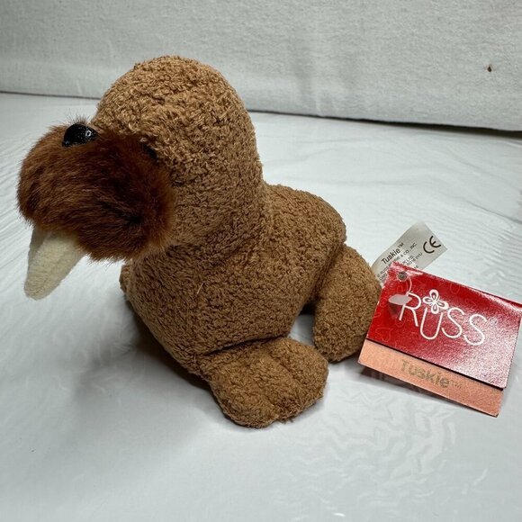Russ‎  Vintage Berrie Luv Pets Tuskie Walrus Plush Stuffed Animal Soft Gift - Picture 1 of 11